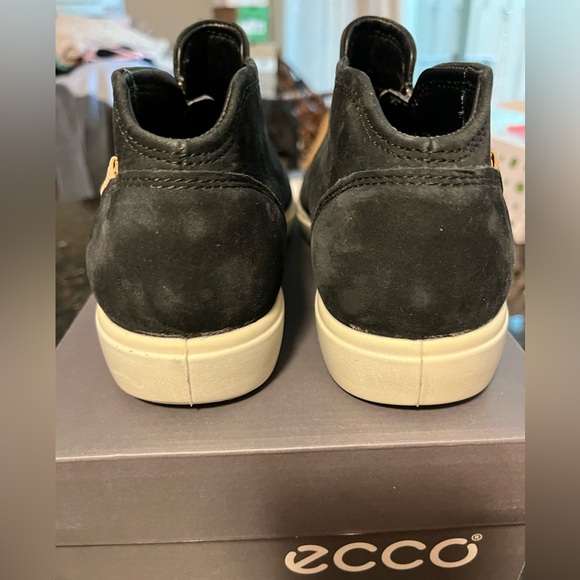 Ecco Soft low cut zip booties - Picture 3 of 8